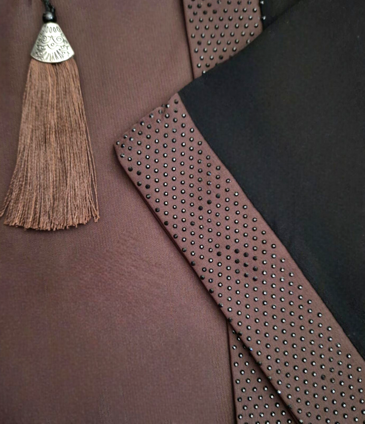 A Guide to Choosing the Right Fabric for Your Abaya: Cotton, Polyester, Linen, and More