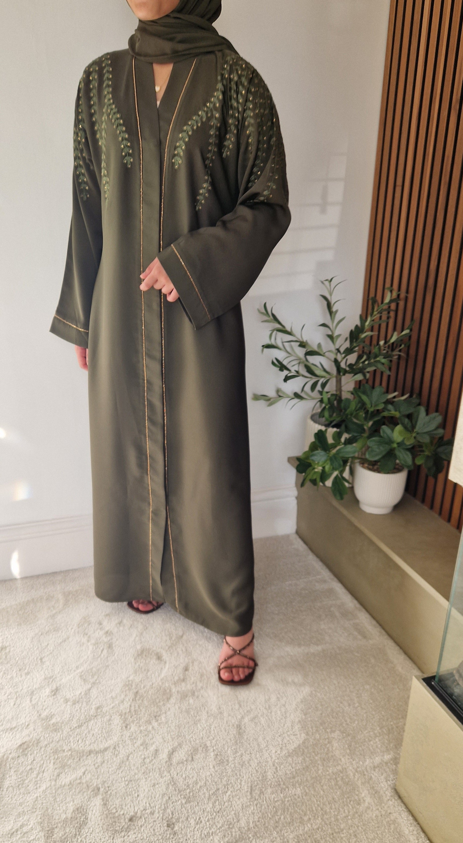 LAYBA ABAYA OLIVE GREEN