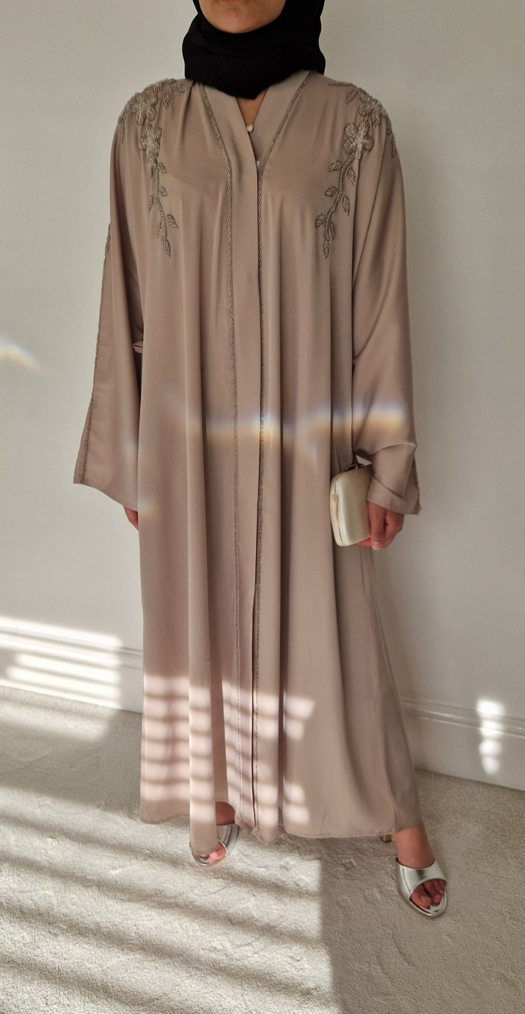 Nuha abaya